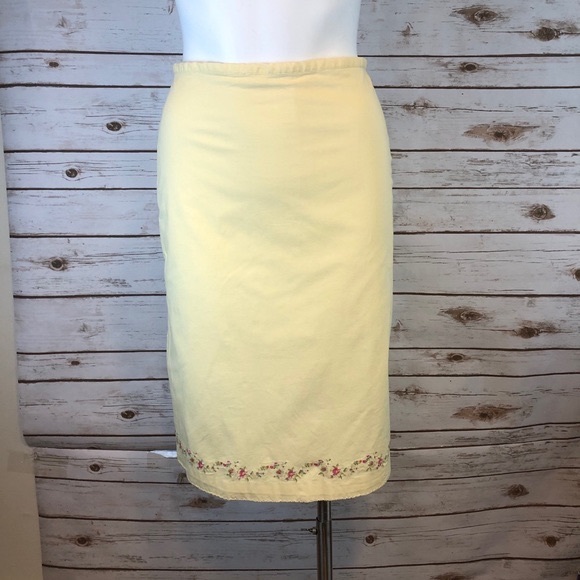 GAP Dresses & Skirts - Vintage Gap Stretch embroidered Skirt - 2